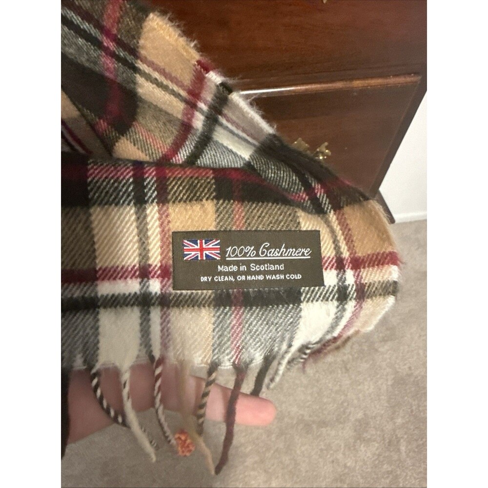 100% Cashmere Scarf Made in Scotland Classic Heritage Plaid -Amazing Condition - Picture 6 of 16